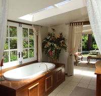 Shakespeare's Wilderness Chalet - Accommodation Port Macquarie