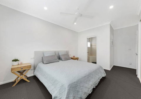 Shelly Beach Family Hideaway - Pool, Beach, Golf - Accommodation Port Macquarie 3