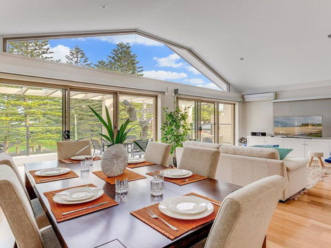 Shore To Please - Comfort, Cafes And Beaches - Accommodation Port Macquarie 0