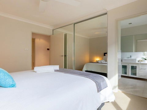 Shore To Please - Comfort, Cafes And Beaches - Accommodation Port Macquarie 1