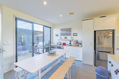Shore To Relax - Family Or Corporate Bookings Only - Accommodation Port Macquarie 0
