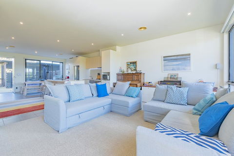 Shore To Relax - Family Or Corporate Bookings Only - Accommodation Port Macquarie 1
