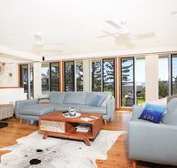 Shores - Pet-Friendly - 1 Min Walk to Beach - Accommodation Port Macquarie