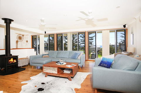 Shores - Pet-Friendly - 1 Min Walk To Beach - Accommodation Port Macquarie 0
