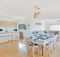 Sienna by the Sea - spacious coastal getaway - Accommodation Port Macquarie