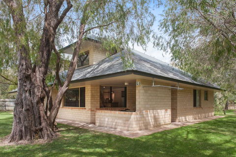 Siesta Park Holiday Resort - Accommodation Port Macquarie 0