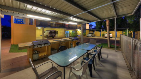 Sky View Units Bowen - Accommodation Port Macquarie 0