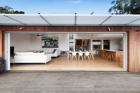Skyluxe Luxury Retreat With Water Views And Deluxe Interior From Every Room - Accommodation Port Macquarie 3