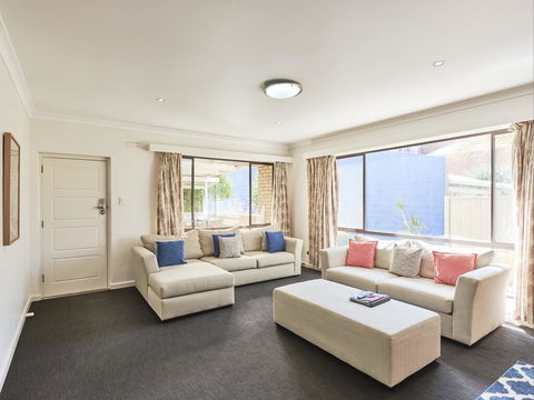 Skymirror Villa - Accommodation Port Macquarie 2