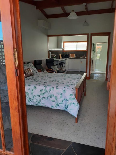 Sleepy Hollow Hideout (Hidout 2) - Accommodation Port Macquarie 3