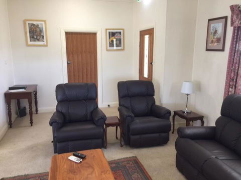 Smith Street Cottage Naracoorte - Accommodation Port Macquarie 3