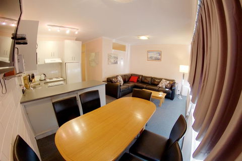 Snow Ski Apartments 28 - Accommodation Port Macquarie 2