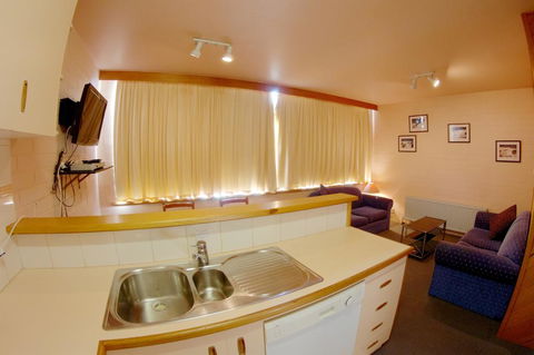 Snow Ski Apartments 29 - Accommodation Port Macquarie 1