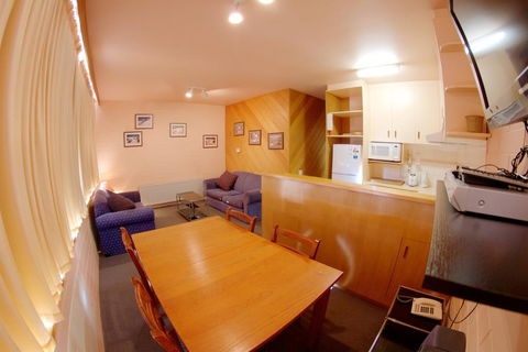 Snow Ski Apartments 29 - Accommodation Port Macquarie 2