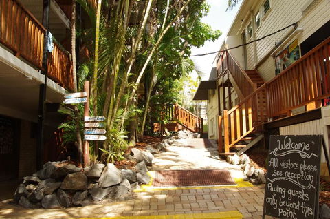 Somewhere To Stay Backpackers - Accommodation Port Macquarie 1