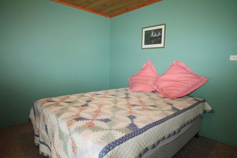 South Sussex's Blue Cottage - Accommodation Port Macquarie 3