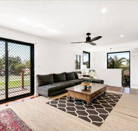 Spacious 2 Bedroom Townhouse In Southport - Accommodation Port Macquarie