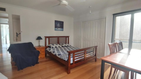 Spacious 2 Bedroom Unit, Private Bath, Kitchen, RV Parking On 5 Acres, 10 Min To Fraser Island Barge - Accommodation Port Macquarie 1