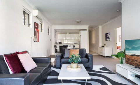 Spacious Two-Bedroom Apartment Near Hospital - Accommodation Port Macquarie 0