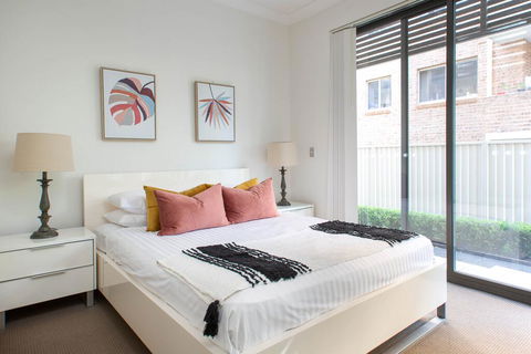 Spacious Two-Bedroom Apartment Near Hospital - Accommodation Port Macquarie 1