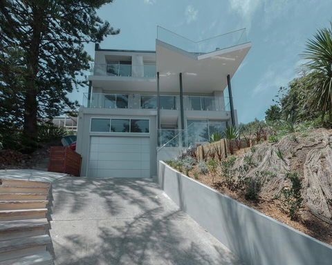 Spectacular Bilgola Beachhouse - Accommodation Port Macquarie 2