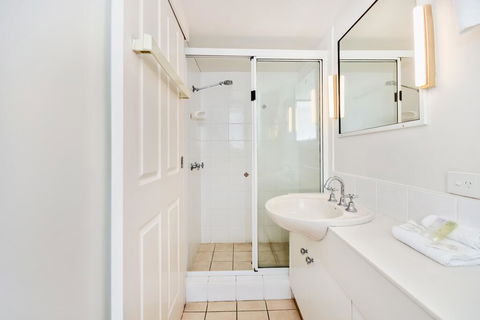 SPIN13- ESCAPE TO MOOLOOLABA - Accommodation Port Macquarie 3