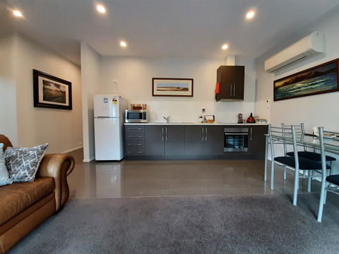 Spring Beach Garden Retreat - Accommodation Port Macquarie 2