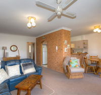 St James 6 Stylish Airconditioned Retreat - Accommodation Port Macquarie