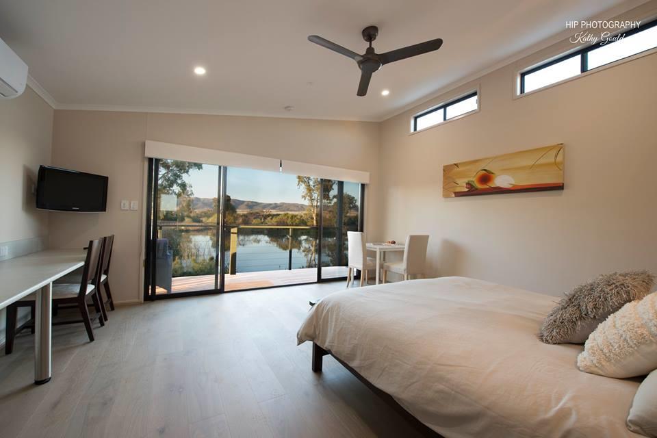 Warnertown SA Accommodation Port Macquarie