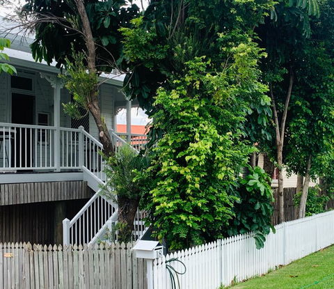Stranded? Nowhere To Stay? Sanitised Apartment, Sleeps 4, Netflix, Wifi, Pool - Accommodation Port Macquarie 1