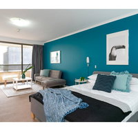 Striking and super convenient studio with balcony - Accommodation Port Macquarie