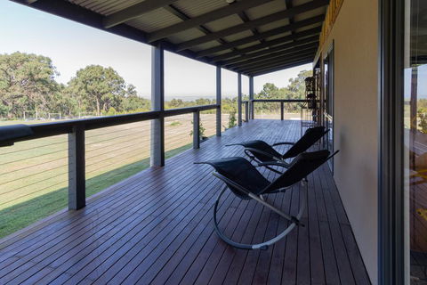 Studio 165 Hidden Gem On 50 Acres With Bay Views - Accommodation Port Macquarie 0