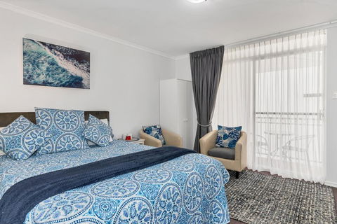 Studio 30 On The Terrace - Accommodation Port Macquarie 2