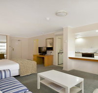 Studio with balcony at College St - Accommodation Port Macquarie