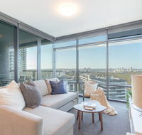 Stunning apt Nearby ANZ Stadium wt Free Parking - Accommodation Port Macquarie