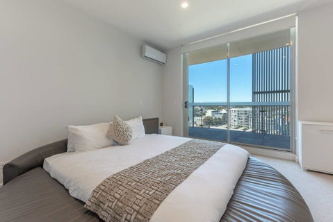 Stunning Urban Apt Wt Parking Near CBD & Airport - Accommodation Port Macquarie 3