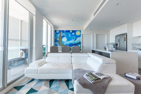 Stunning Urban Apt Wt Parking Near CBD & Airport - Accommodation Port Macquarie 0
