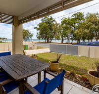 Stunning Waterfront Home with pool - Sylvan Beach Esp Bellara - Accommodation Port Macquarie