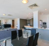 Stylish 3 Bedroom Apartment In Goldcoast - Accommodation Port Macquarie