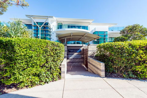 Stylish Beach Side Apartment - Unit 5 - 33 Lorikeet Drive - Accommodation Port Macquarie 2