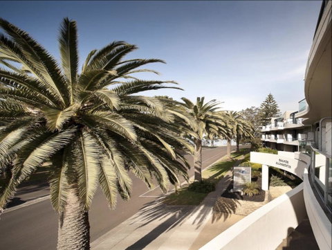 Stylish Island Getaway - BEACHFRONT APARTMENT - Accommodation Port Macquarie 2