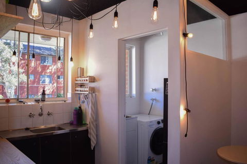 Stylish Modern Apartment Located In Marrickville - Accommodation Port Macquarie 2