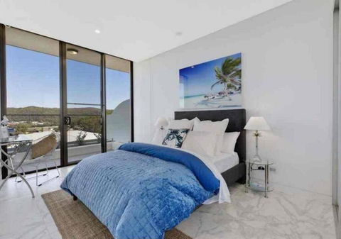 Stylish Penthouse With Views & Jacuzzi - Accommodation Port Macquarie 2