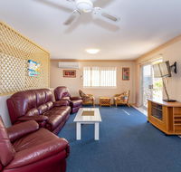 Stylish Unit Opposite Foreshore - Sylvan Beach Esp Bellara - Accommodation Port Macquarie