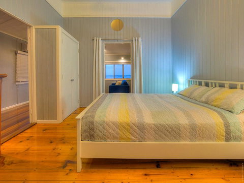 Sublime Beachfront Queenslander On The Esplanade - Accommodation Port Macquarie 3