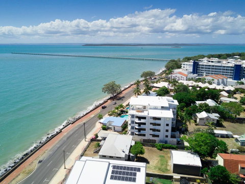 Sublime Beachfront Queenslander On The Esplanade - Accommodation Port Macquarie 2