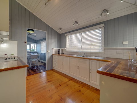 Sublime Beachfront Queenslander On The Esplanade - Accommodation Port Macquarie 1