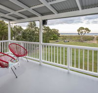 Sugar Shack - Character Family Home Right on the Ocean - Accommodation Port Macquarie