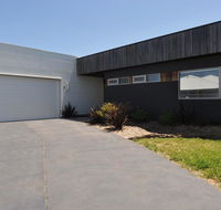 SUNNYSIDE - SURF SIDE - Accommodation Port Macquarie