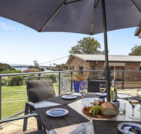 SunRay on Orama - spacious with great views - Accommodation Port Macquarie